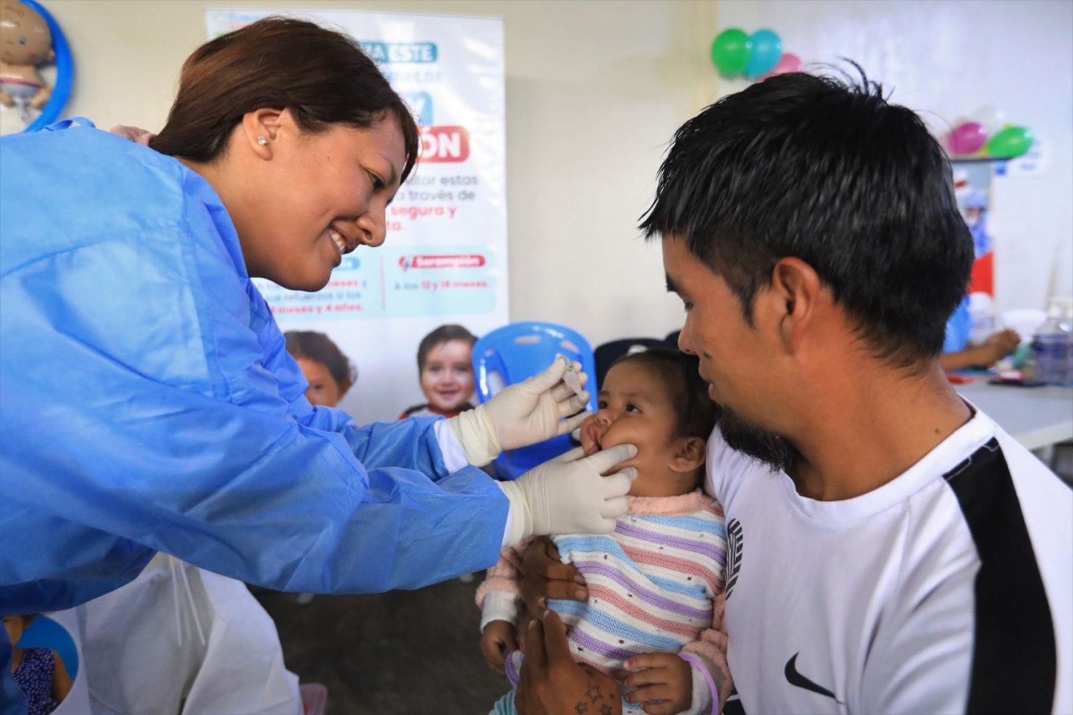 Más de 1.2 millones de niños fueron vacunados contra el polio y sarampión