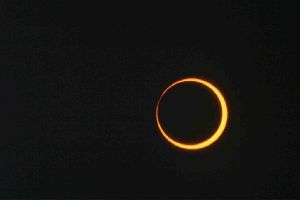 Eclipse solar octubre 2023