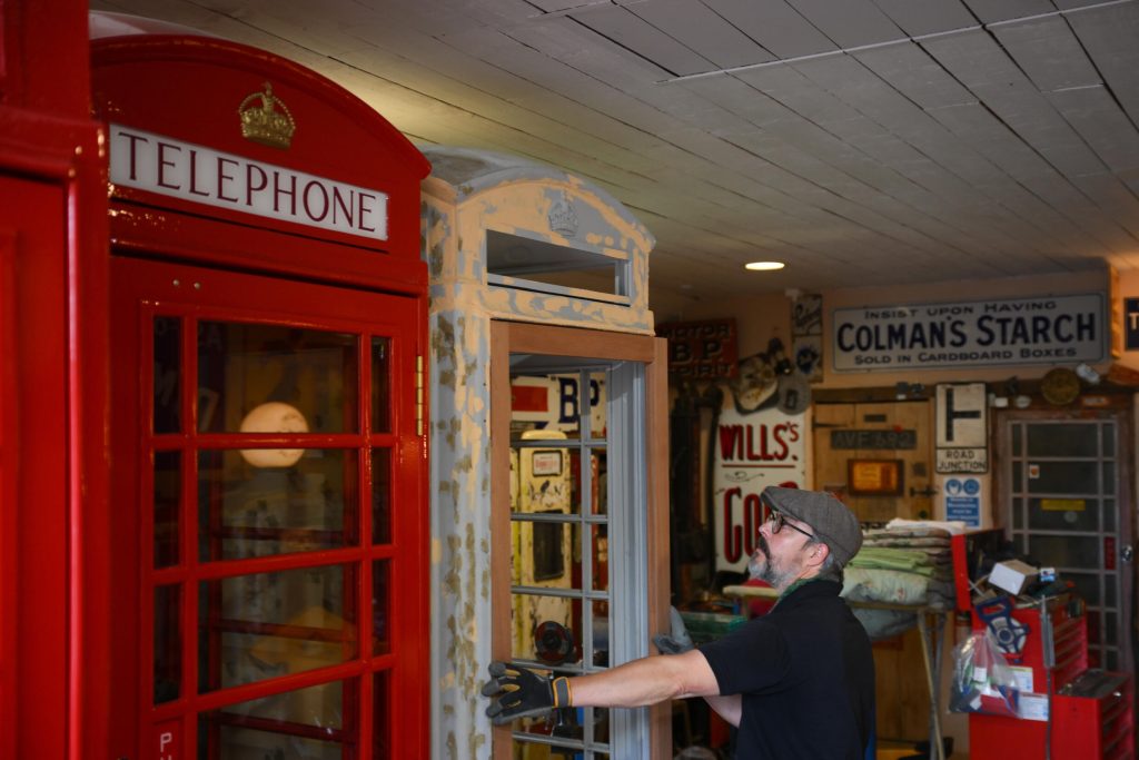 Restauran cabinas telefónicas británicas para cafés o bibliotecas