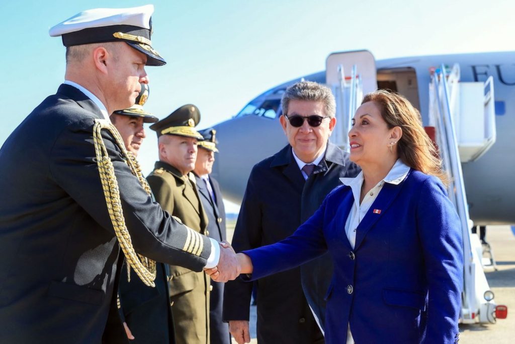 Dina Boluarte llegó a EE.UU. para participar en la Cumbre de Líderes de APEP