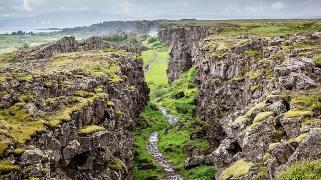 ¿Por qué Islandia se ha estado dividiendo en dos durante los últimos 33 millones de años?