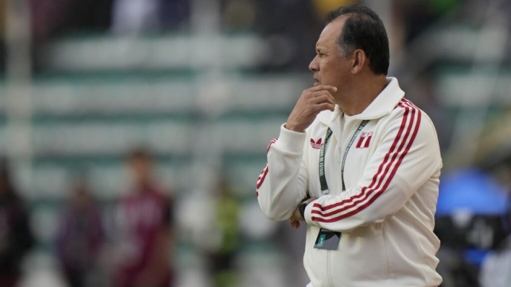 Juan Reynoso renuncia a la selección peruana: FPF habría decidido pagar un monto alto su salida
