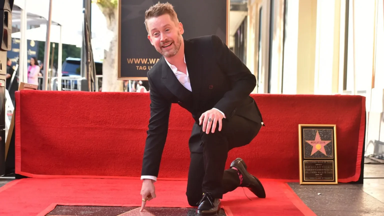 Macaulay Culkin recibió su estrella en el Paseo de la Fama en Hollywood