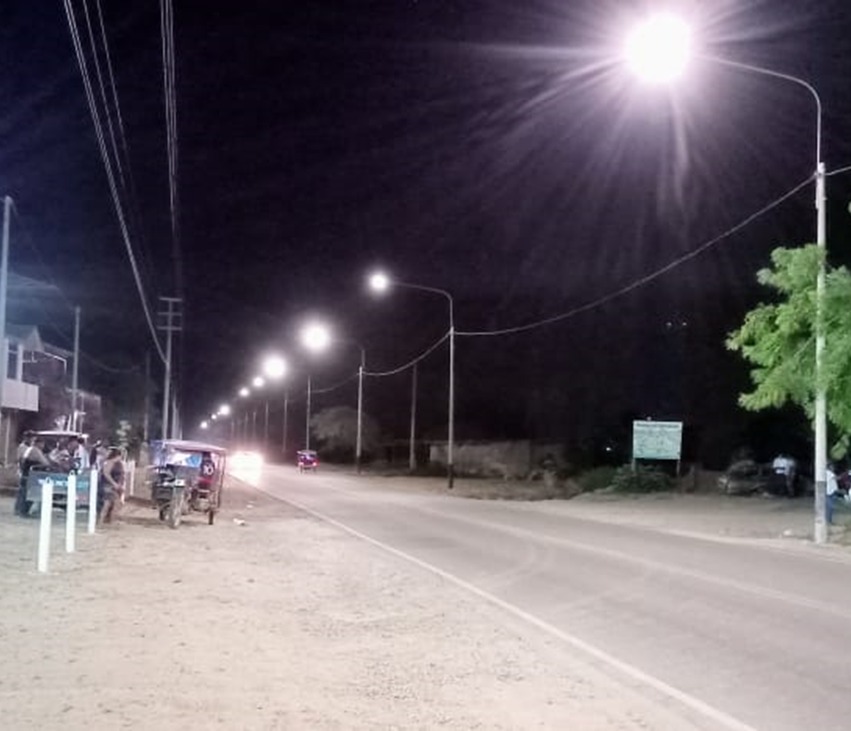 Enosa instaló luminarias LED desde el puente Tambogrande hasta Locuto