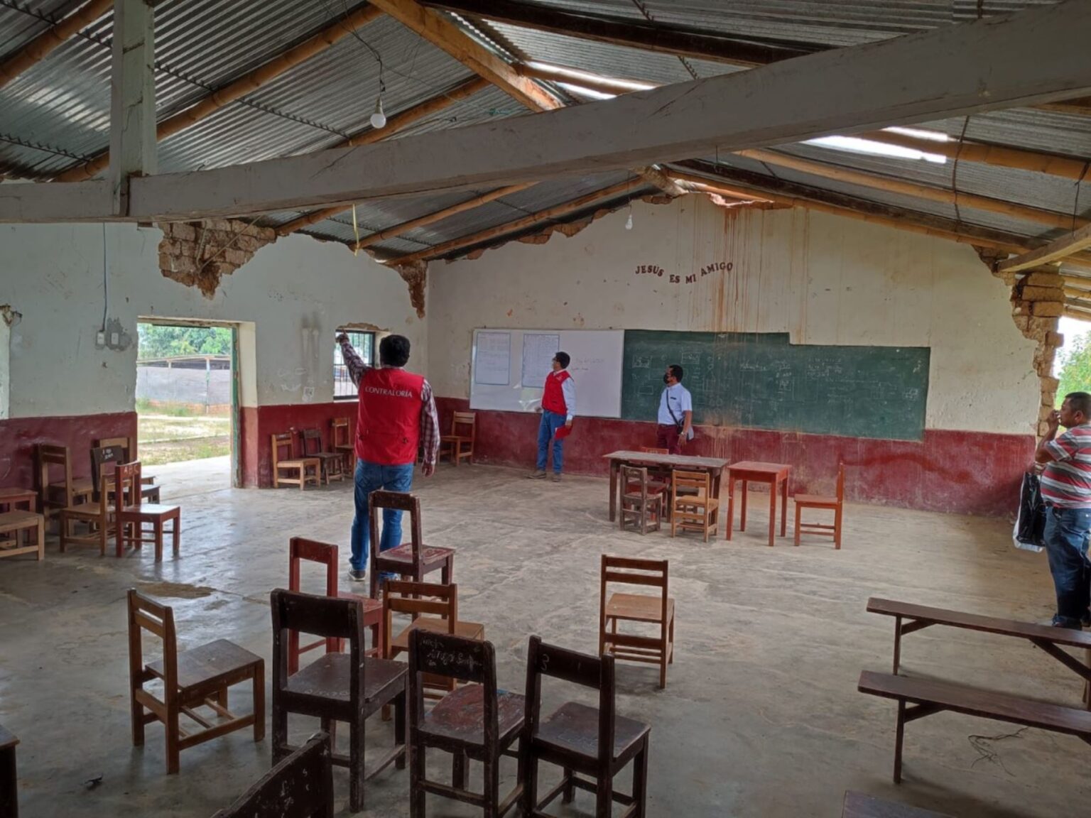 Piura más de 80,000 estudiantes asisten a escuelas que requieren reconstrucción total