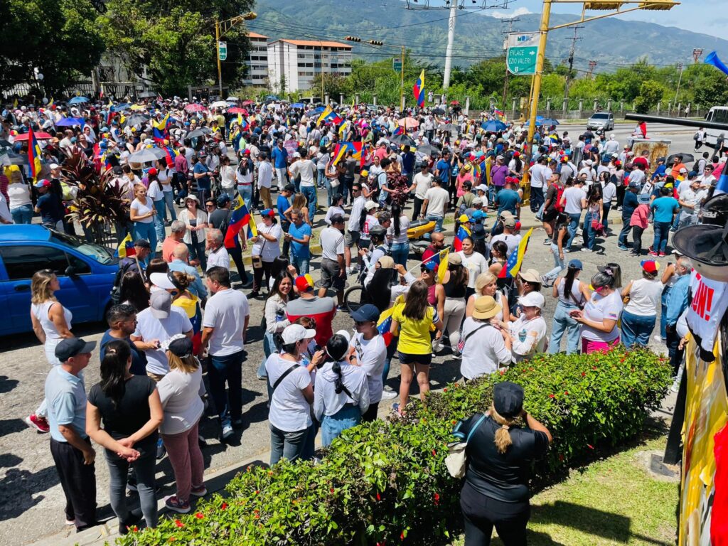 Caracas venezolanos realizan marcha masiva en contra Nicolás Maduro