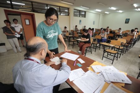 El MEF anuncia incremento salarial para docentes de universidades públicas