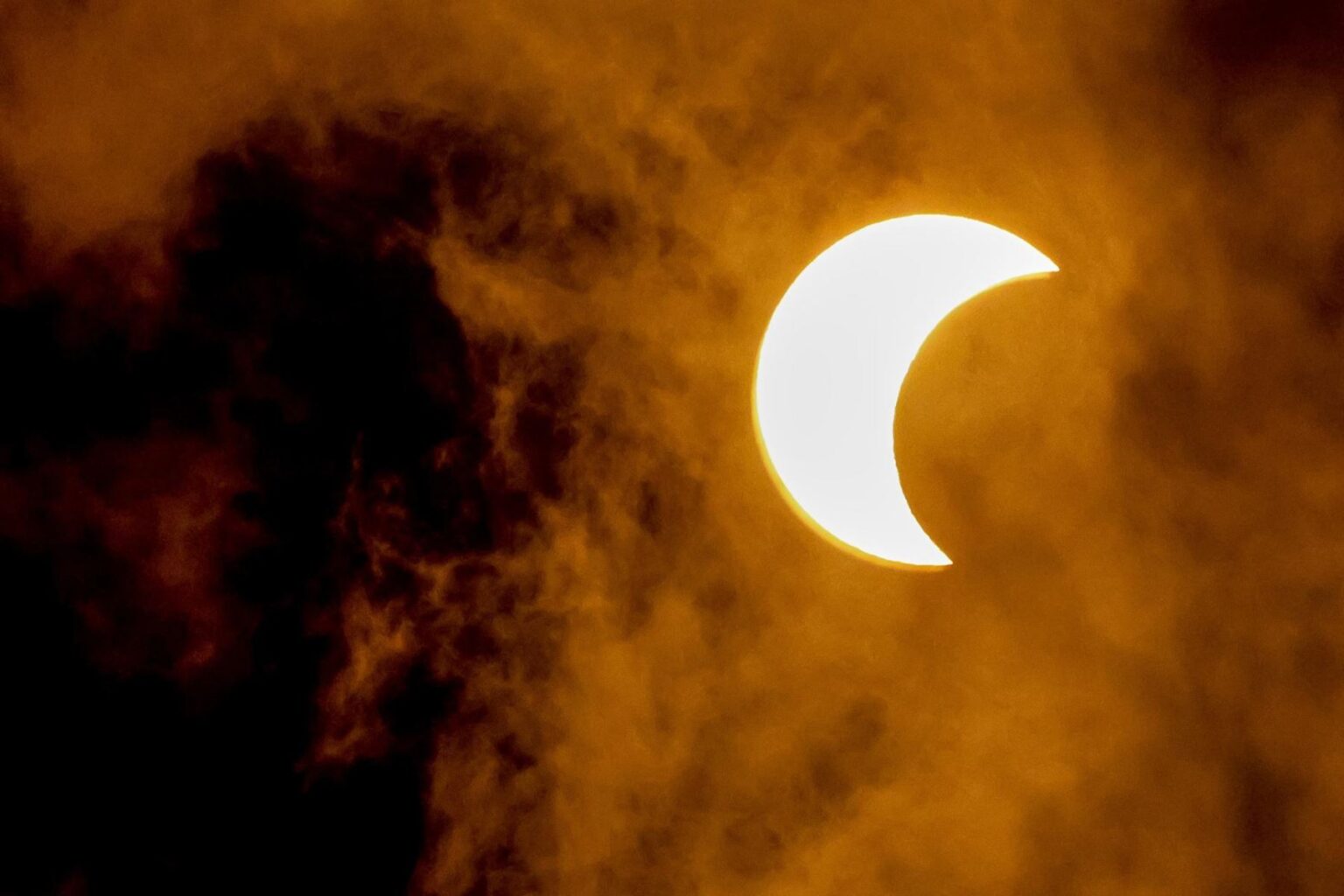 Eclipse solar parcial en Perú: Cómo y dónde verlo en vivo este 2 de octubre