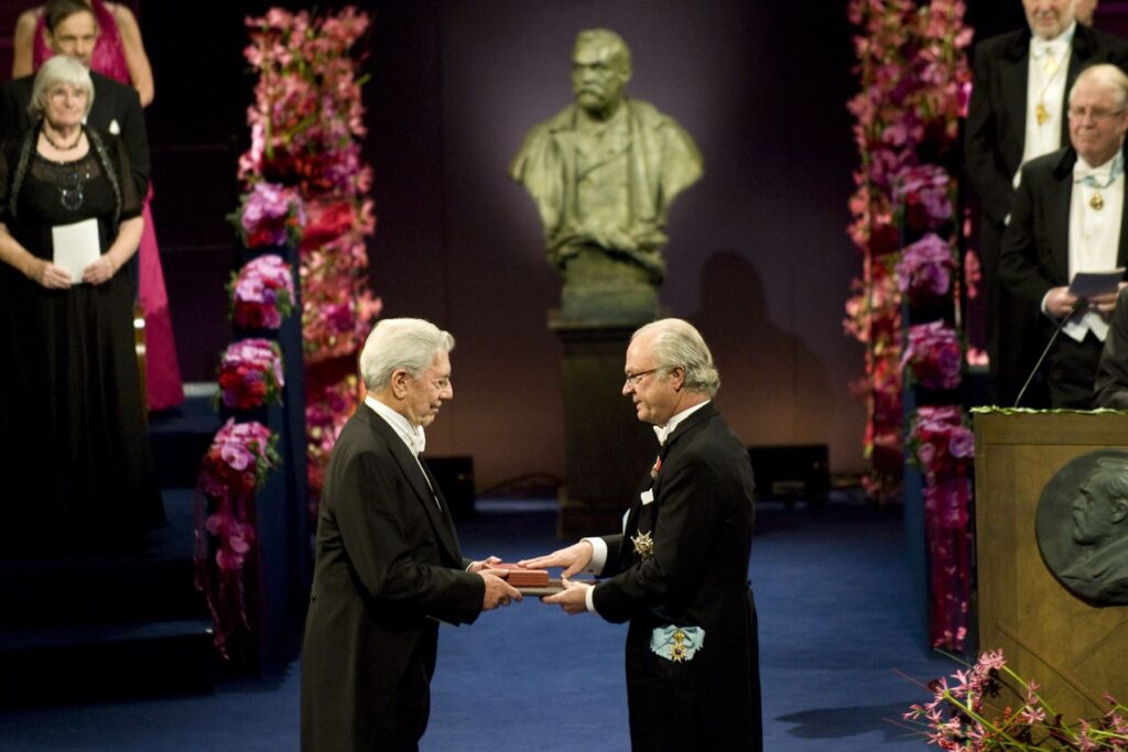 Mario Vargas Llosa: 14 años desde que ganó el Premio Nobel de Literatura