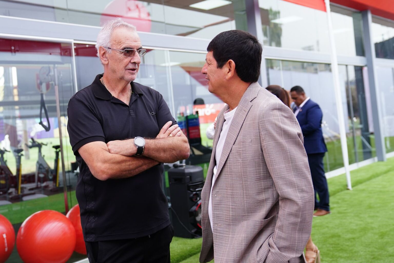 Jorge Fossati en la mira: evaluarán continuidad en la selección peruana