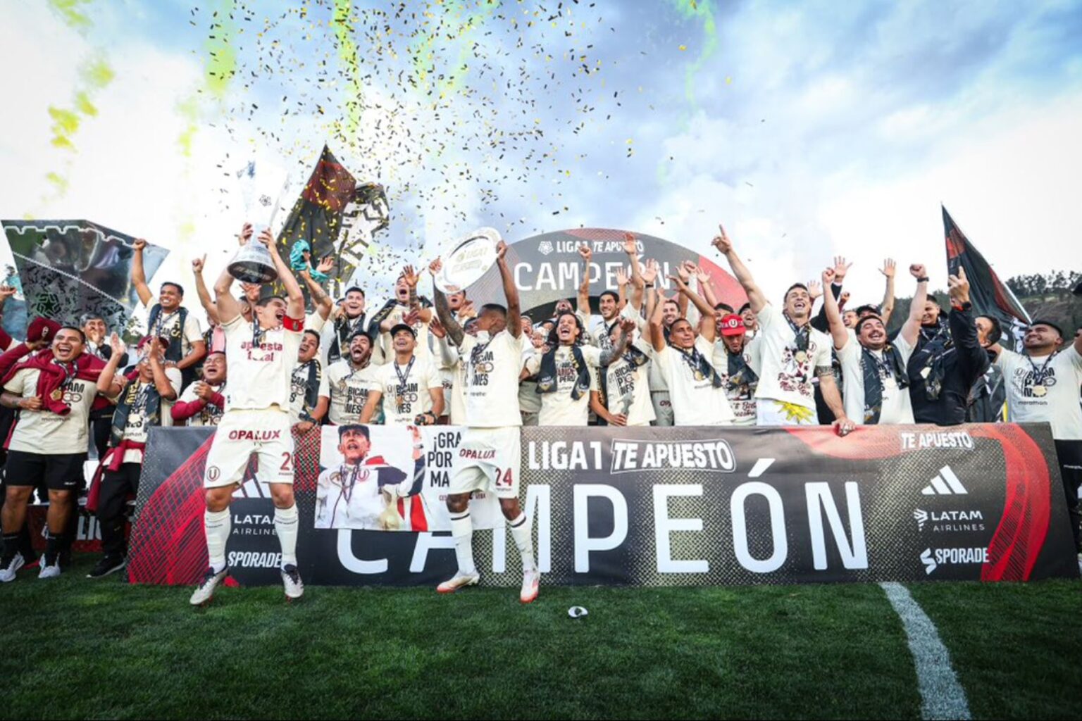 Universitario se corona bicampeón y anuncia fiesta por su centenario: ¿cuándo será?