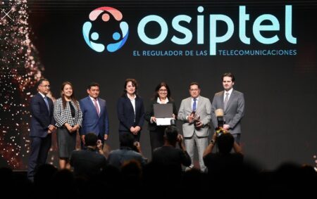 OSIPTEL ganó premio Creatividad Empresarial 2024 por implementar normativa para prevenir suplantaciones de identidad en la contratación del servicio móvil