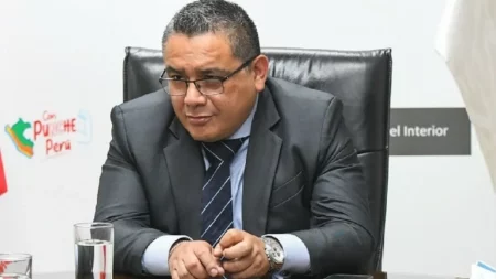 Cusco: internan al ministro del Interior, José Santiváñez, tras sufrir descompensación