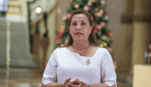 Dina Boluarte envía mensaje por Navidad, pero enfrenta críticas en redes sociales