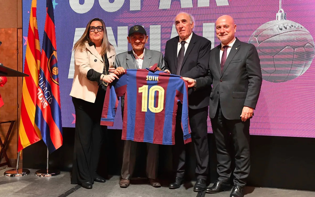 Fallece Hugo Sotil, leyenda del fútbol peruano y del FC Barcelona