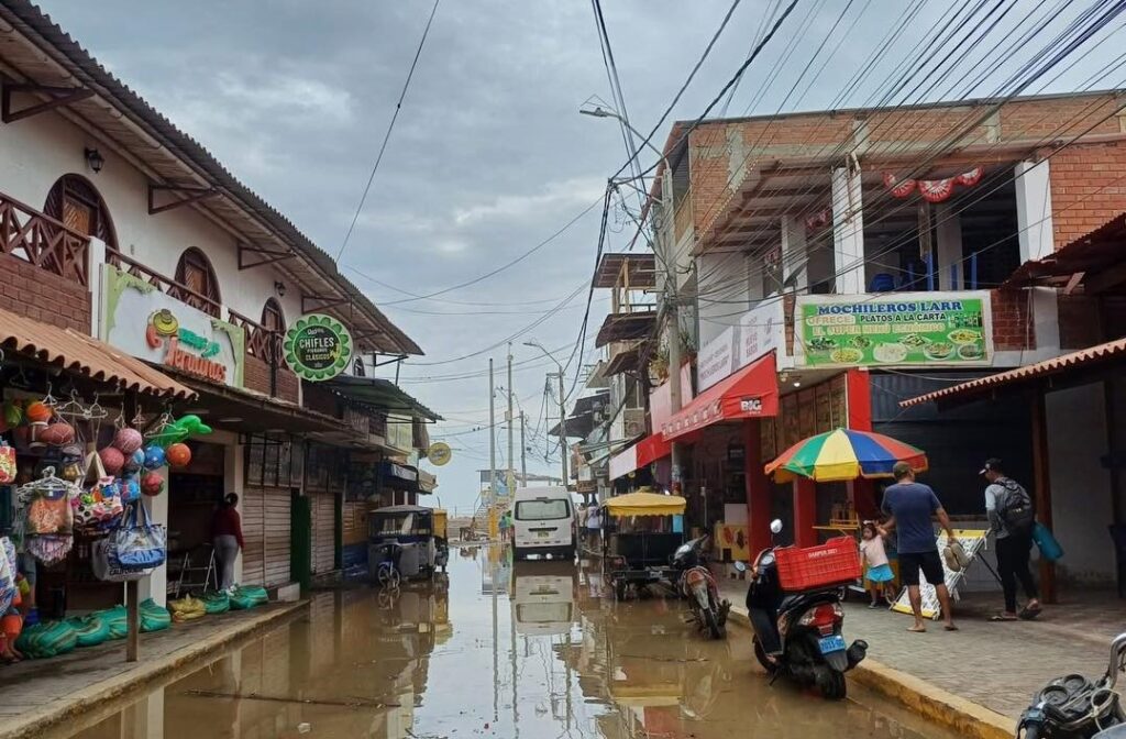 Máncora registra S200 mil de pérdidas por oleajes anómalos alcalde pide declaratoria de emergencia