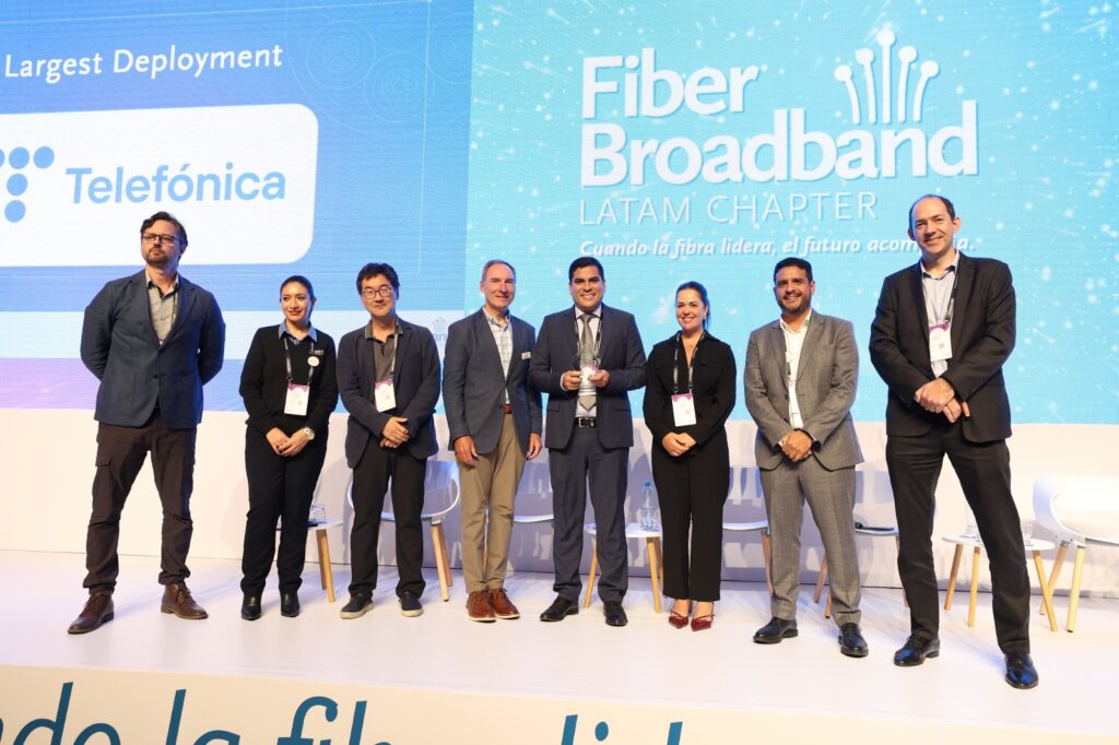 Movistar supera un millón de clientes en Perú que eligen fibra óptica