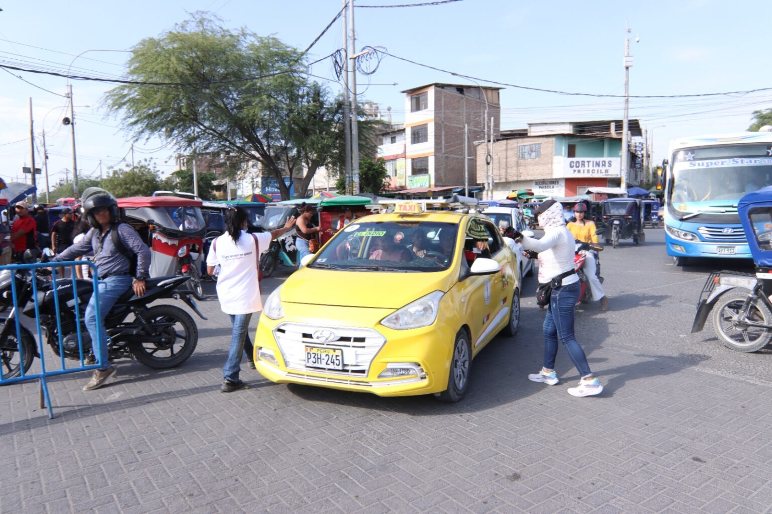 Congreso aprueba prórroga para formalizar transporte en automóviles colectivos