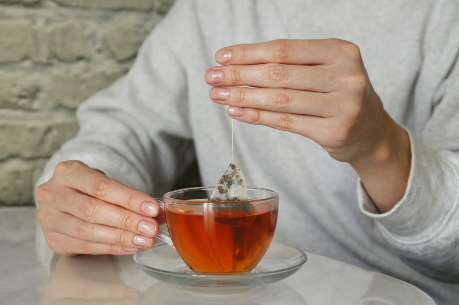 Alerta en la salud: bolsas de té liberan millones de microplásticos