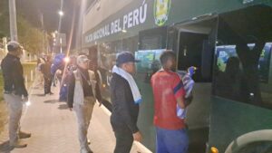 Fuera del país expulsan a 15 ciudadanos extranjeros en situación irregular que se encontraban en Piura