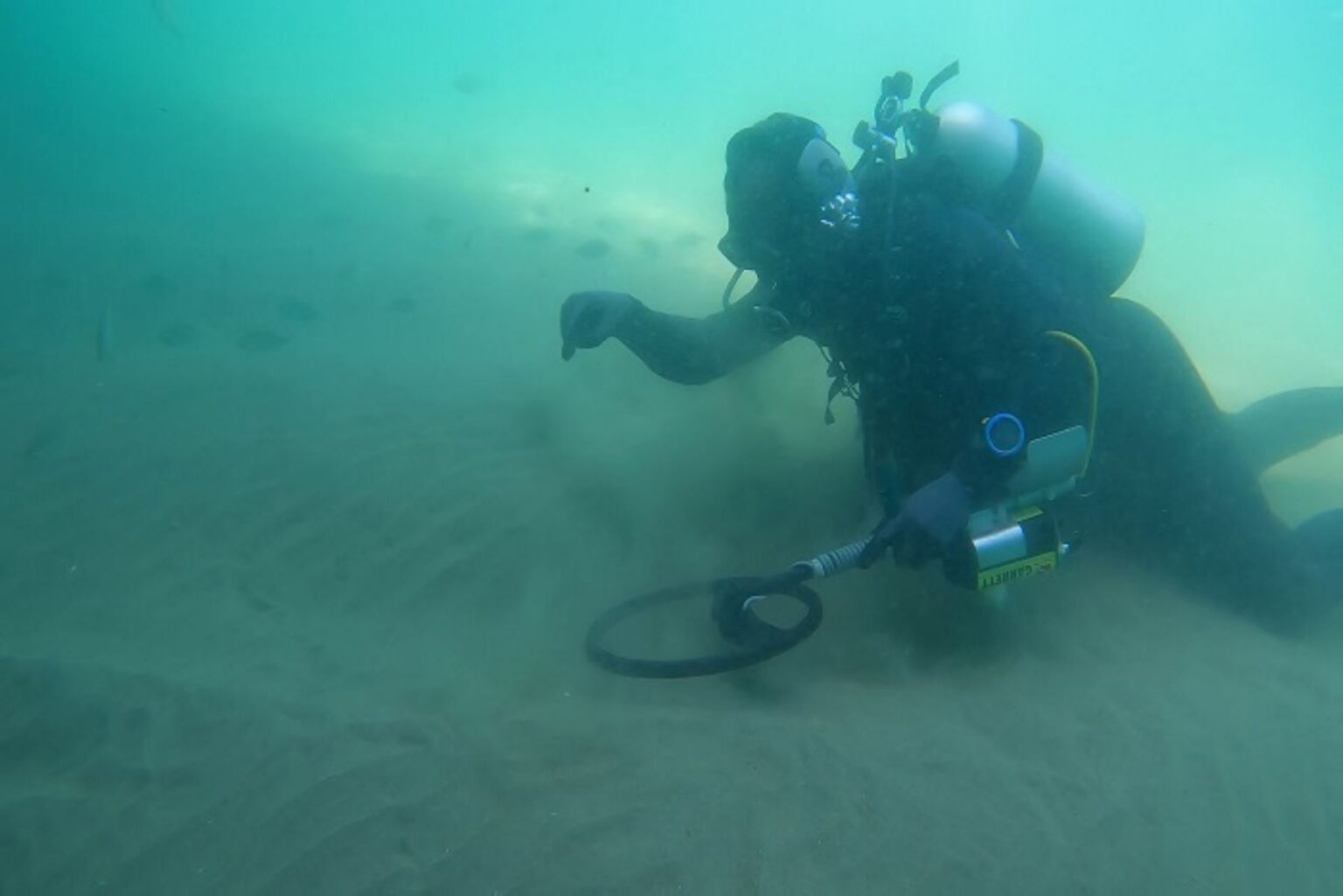 Voluntarios realizan labores de limpieza de fondos marinos de Piura y Tumbes tras fuertes oleajes