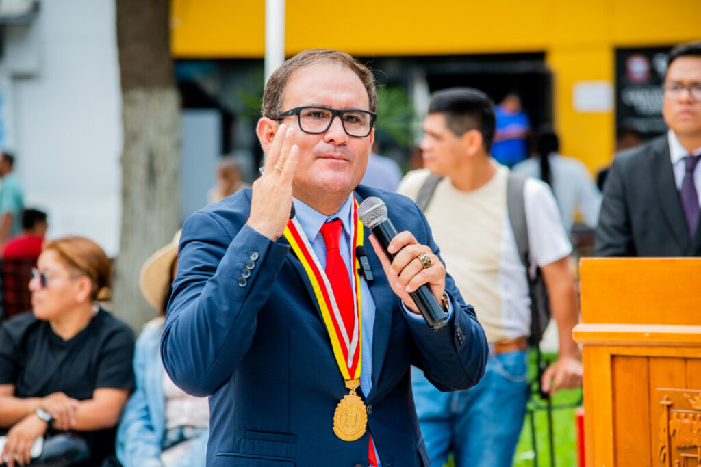 Alcalde de Piura “El ministro del Interior, José Santiváñez, debió salir del Gabinete Ministerial”