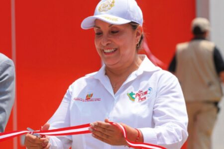 Dina Boluarte anuncia proyecto de ley para expulsar a empresas corruptas del Perú