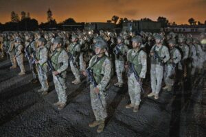 Gobierno aumentará propina a soldados para fortalecer el servicio militar voluntario