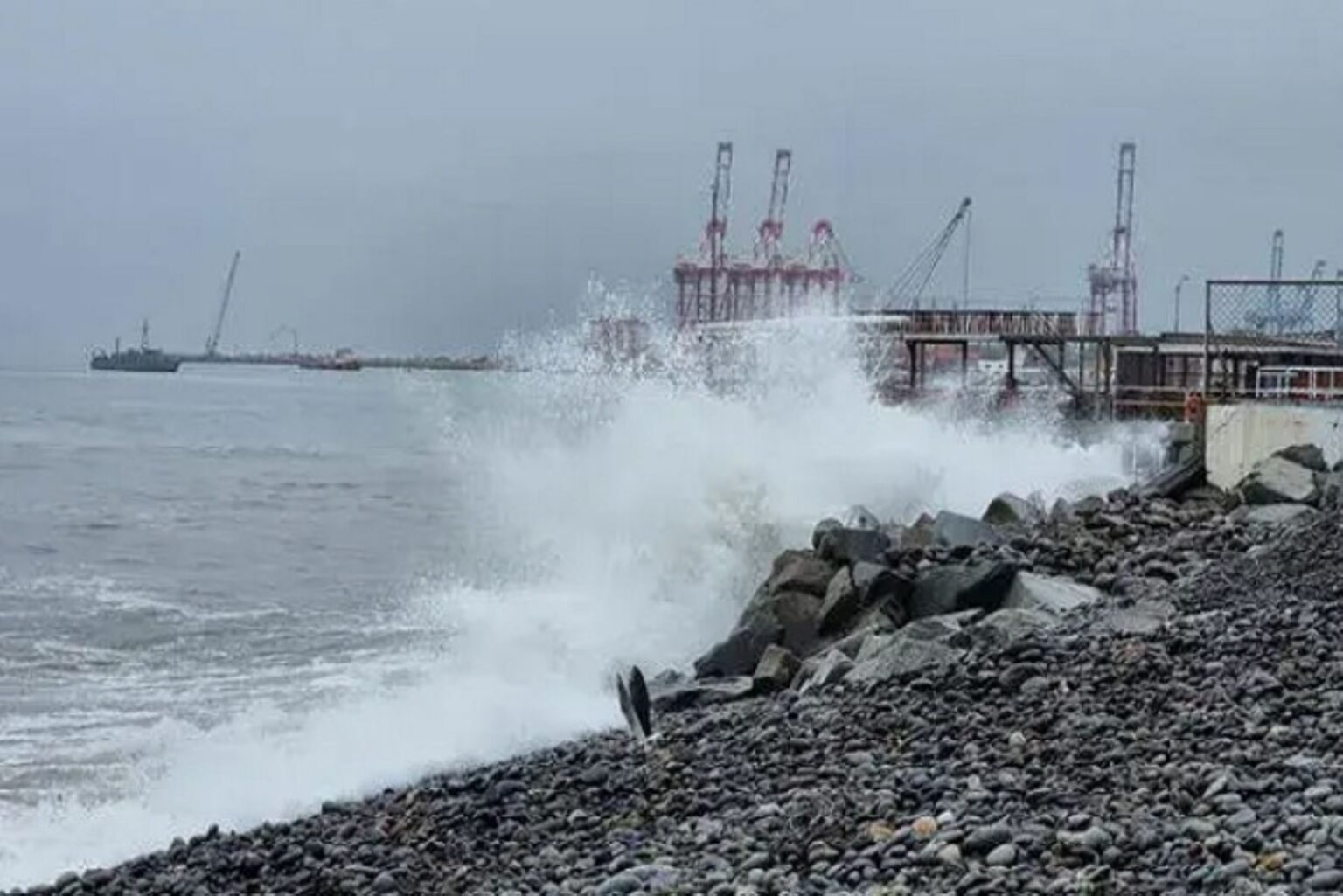 Oleajes anómalos afectarán la costa peruana del 24 al 29 de abril