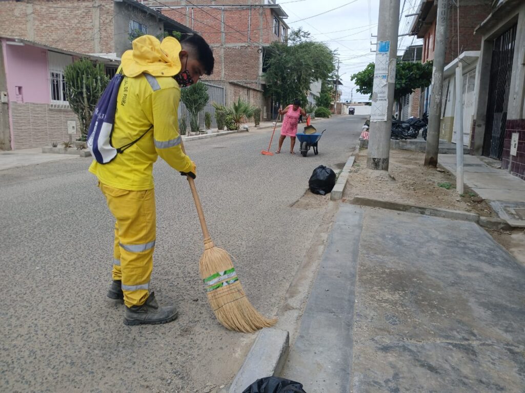 Piura: realizan jornada de limpieza en Asociación Provivienda José Joaquín Inclán