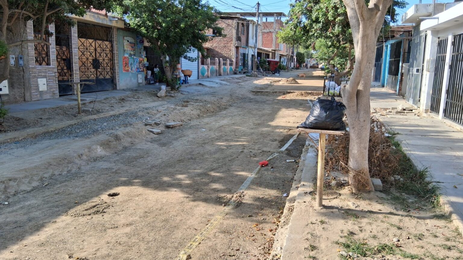 Vecinos de San José en Piura exigen celeridad en obra de agua y alcantarillado