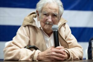José Mujica se encuentra en etapa terminal de cáncer, confirma su esposa