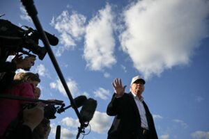 Trump anuncia arancel del 100% a películas extranjeras