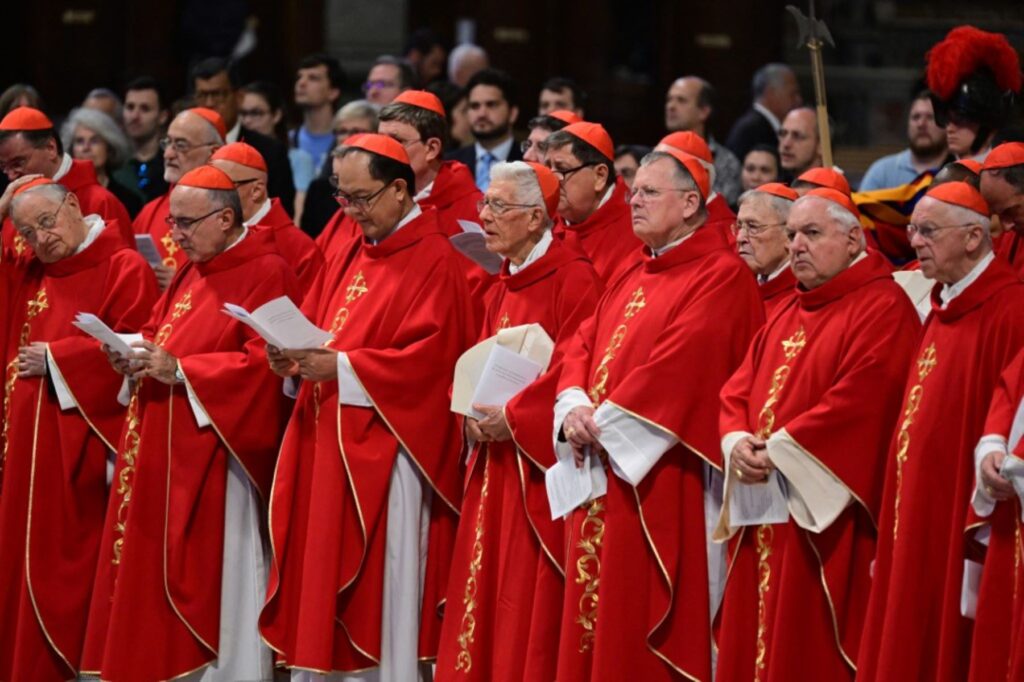 Cardenales se preparan en armonía para el cónclave que inicia el 7 de mayo