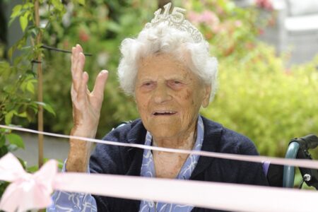 Ethel Caterham, de 115 años, es la persona más longeva del mundo