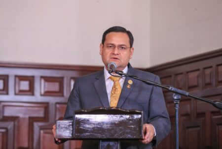 Gobernador de Lambayeque viajará al Vaticano para misa del papa León XIV
