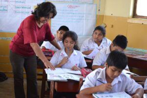 Minedu anuncia incremento salarial para más de 426 mil docentes de colegios públicos