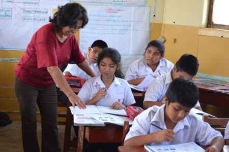 Minedu anuncia incremento salarial para más de 426 mil docentes de colegios públicos