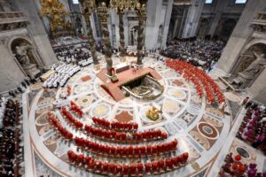 Inicia el cónclave para elegir al sucesor del papa Francisco en la Capilla Sixtina