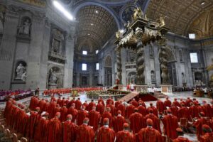 Cuánto dura un cónclave y cómo se elige al papa en el Vaticano