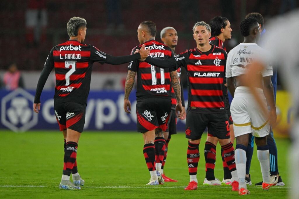 Jugadores del Flamengo sufren intento de asalto con disparos en Río de Janeiro