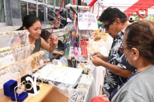 Inicia feria “Mamá Brillante” en Piura con productos de madres emprendedoras