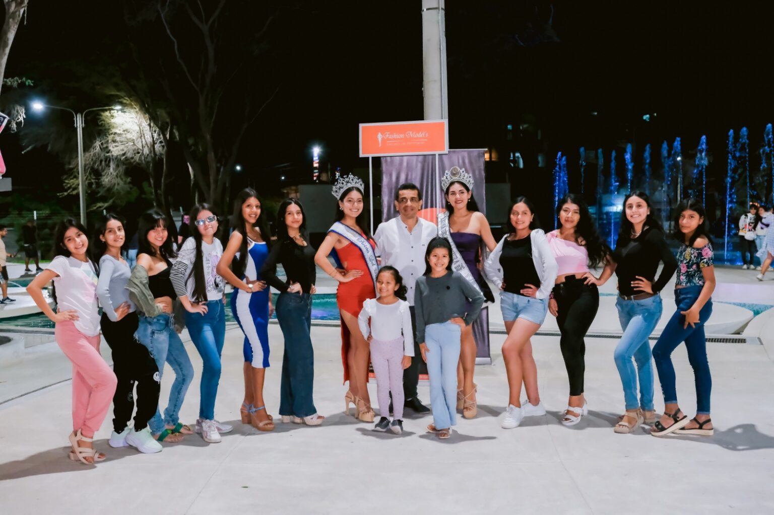 Piura: jóvenes reciben clases de pasarela en master class realizada en parque Néstor Martos