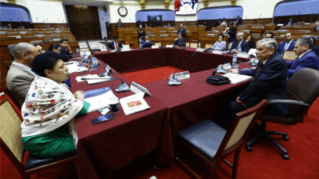 Aprueban dictamen para restituir inmunidad parlamentaria a legisladores