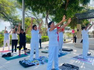 Piura: Clases gratuitas de yoga en el Parque Néstor Martos congregan a más participantes cada semana
