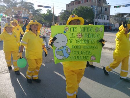 Piura celebra el Día del Reciclaje con colorido pasacalle de concientización ambiental