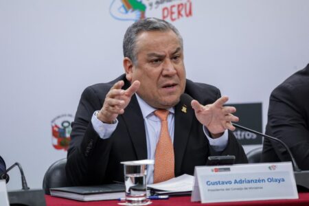 Premier Adrianzén advierte que su censura podría llevar a la disolución del Congreso