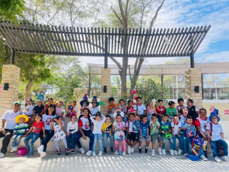 Piura: Alumnos de inicial celebran la Semana de la Educación con actividades recreativas en el parque Néstor Martos