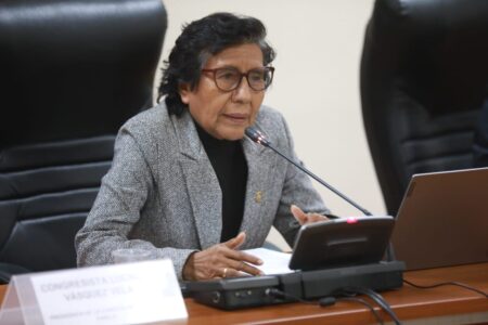Despacho de congresista Lucinda Vásquez pagó hasta S/ 7200 a familiares sin título universitario