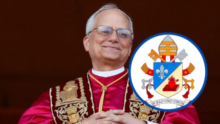 Vaticano revela el escudo y el lema del papa León XIV: "In Illo uno unum"